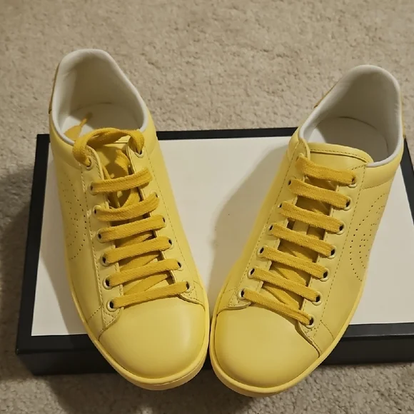 Gucci Yellow Sneakers Vibrant Low-Top Design - Picture 2 of 8